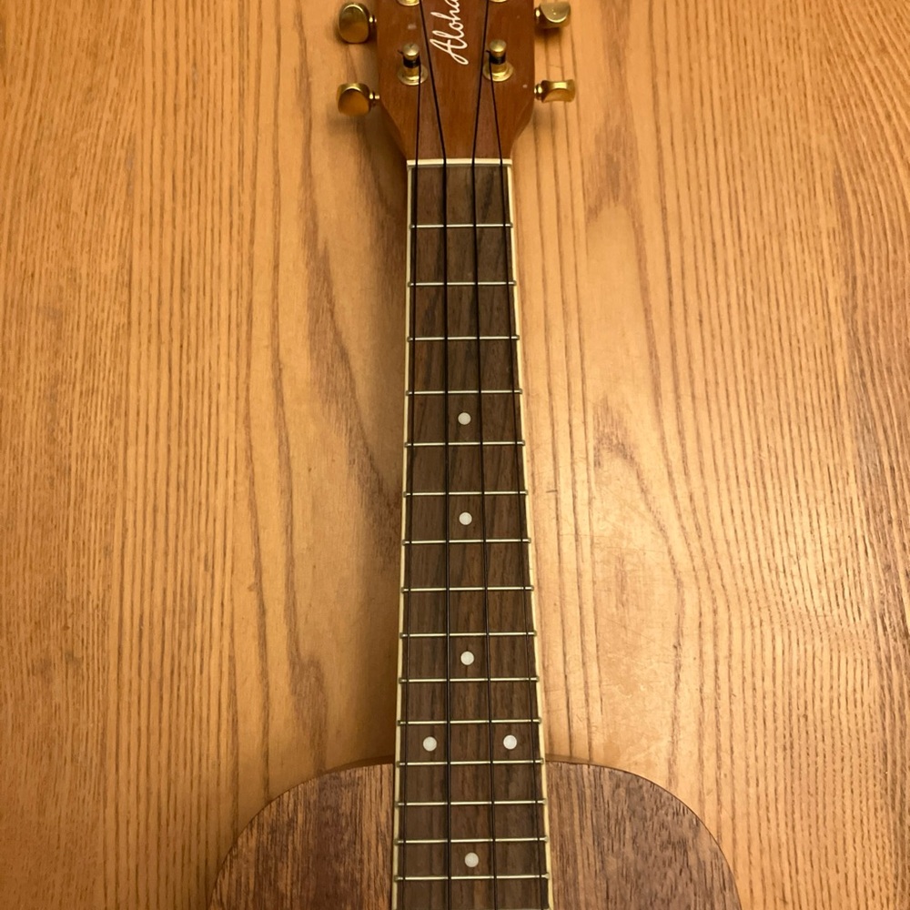 Oscar Schmidt OU2 Ukulele Aloha by Washburn excellent condition - Picture 3 of 16